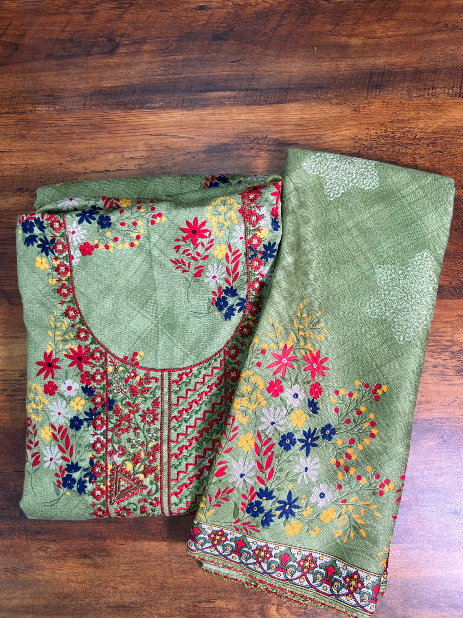 Pure Pashmina Suit (4)