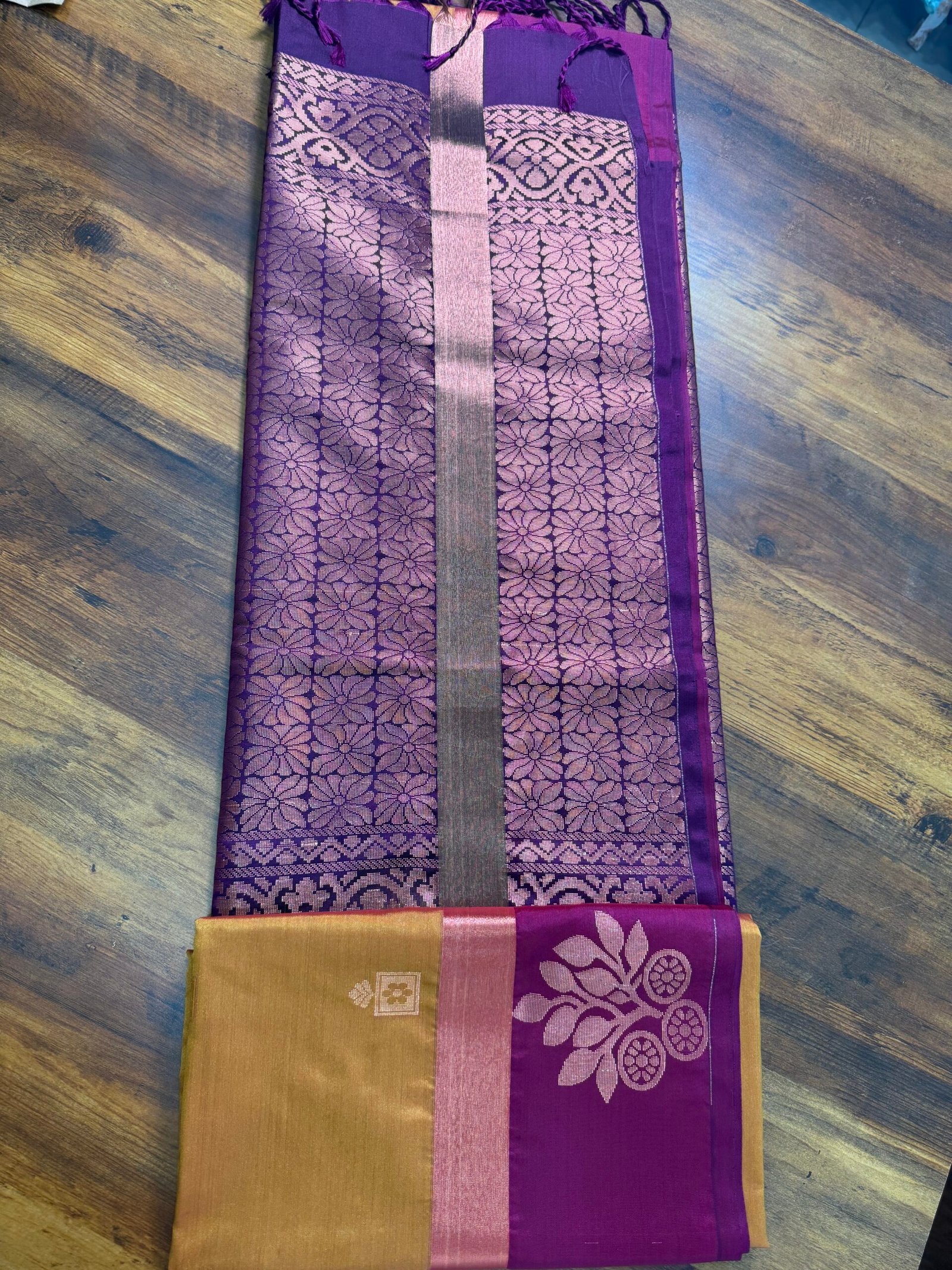 Soft Silk Butta Saree_Pallu