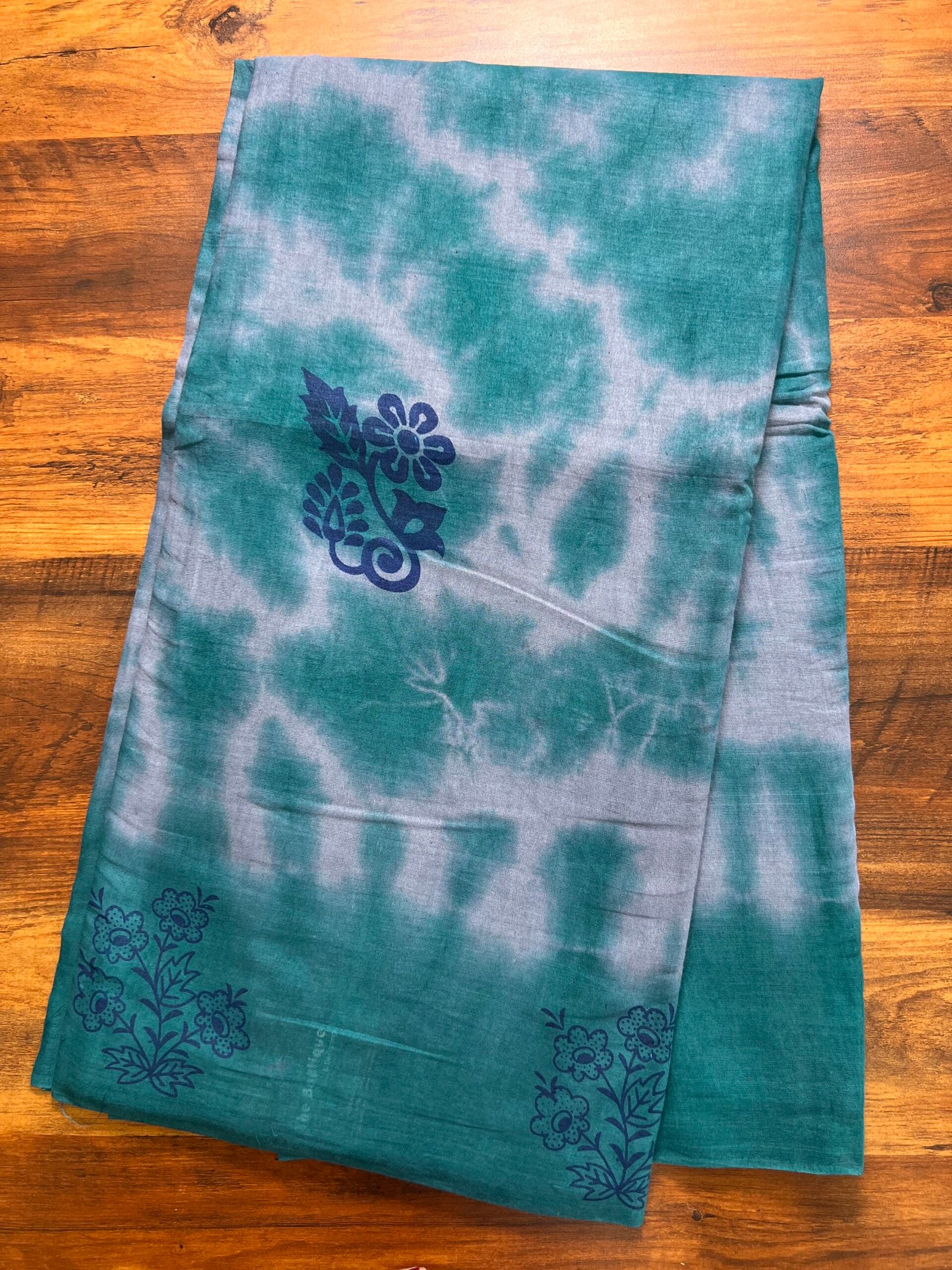 Spary Light And Dark With Blouse1