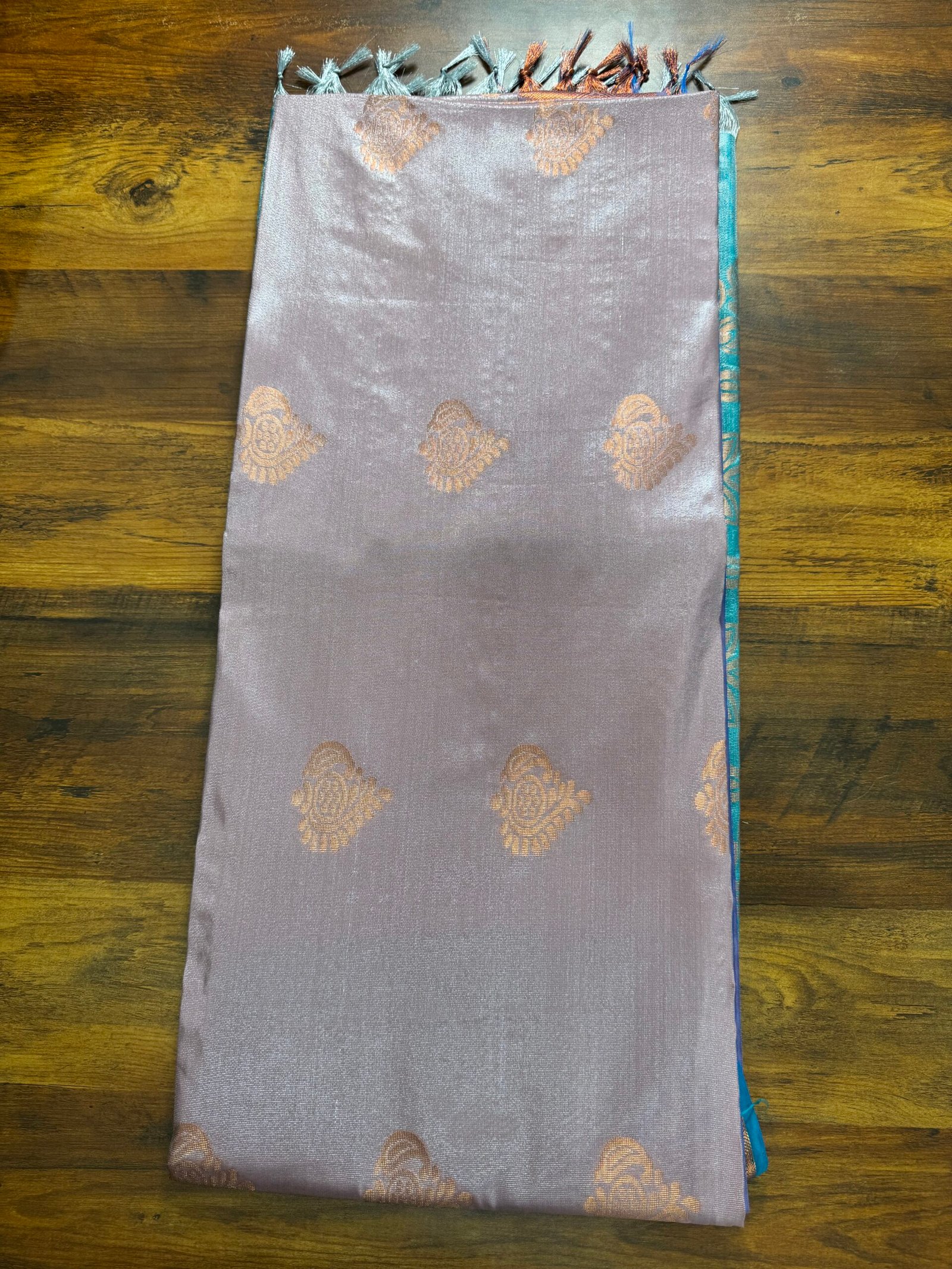 Tissues Butta Saree1