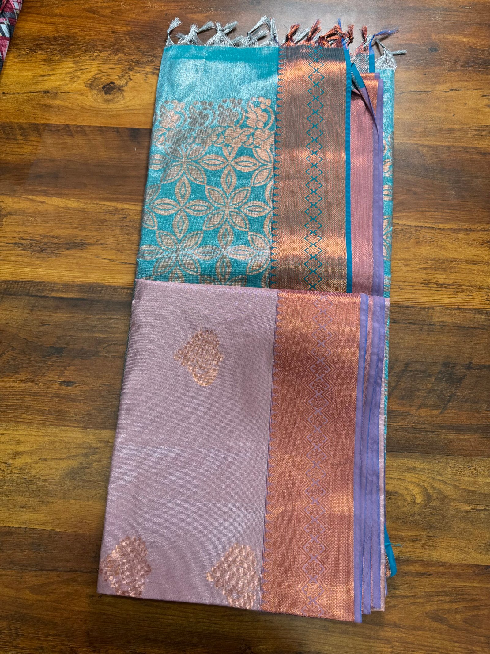 Tissues Butta Saree2