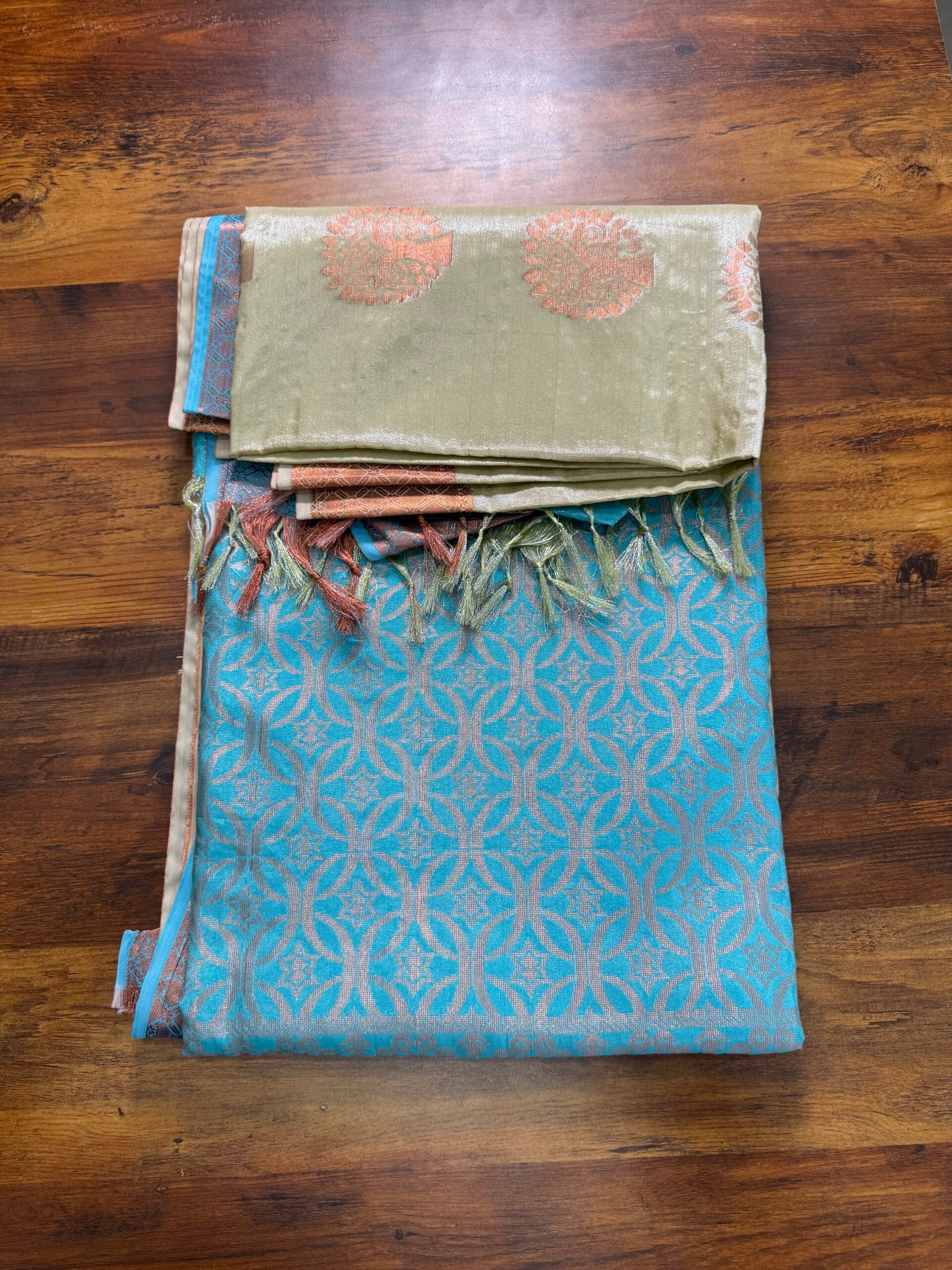 Tissues Butta Saree4