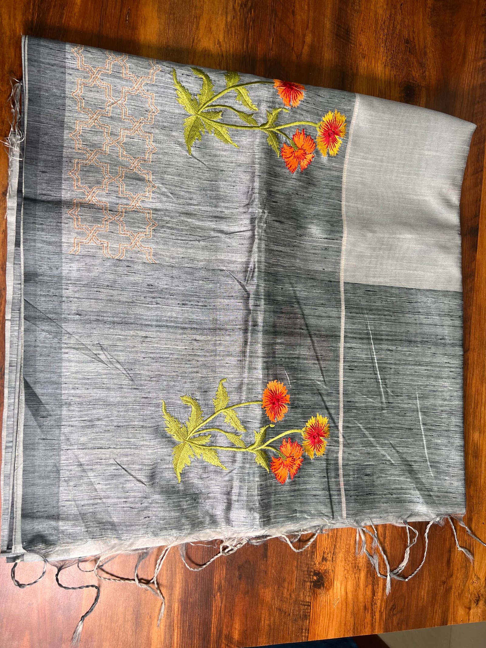 Tusser Floral Emb Sarees6